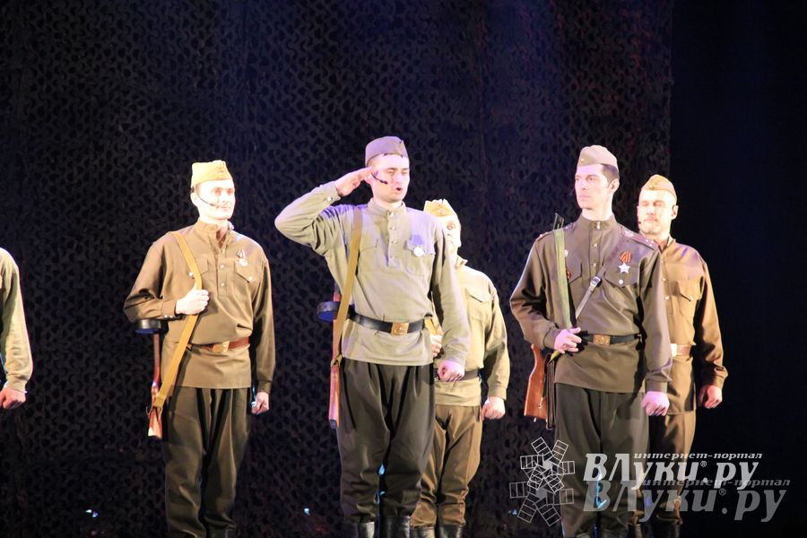 Государственный ансамбль «Русский Север» представил в Великих Луках мюзикл «Василий Теркин»