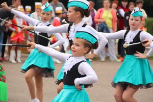 В Великих Луках проходит ​Международный фестиваль-конкурс среди мажореток и барабанщиц на кубок города Воинской славы Великие Луки (ФОТО)