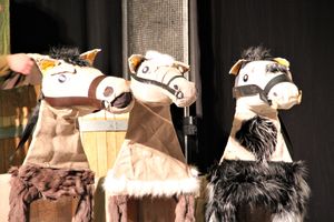 Кони стоят пьяные, хлопцы запряженные — в ГДК Ленина сыграли «Свадьбу в Малиновке» (ФОТО)