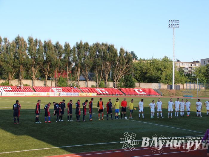 В Великих Луках команда «КПРФ» обыграла команду «Спартака» (фото)