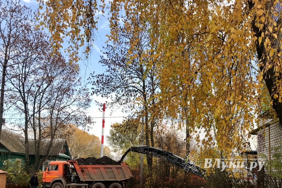 На улице Зенцовской потеряли асфальт (ФОТО)