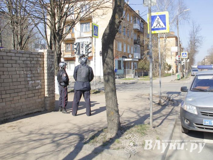 Фотофакт: учения в великолукском ОМВД