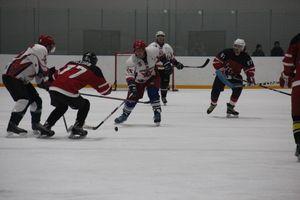 В Великих Луках прошёл первый матч Кубка Псковской области по хоккею (ФОТО)