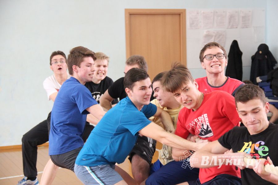 Конкурс «А ну-ка, парни!» прошёл в великолукской гимназии (фото)