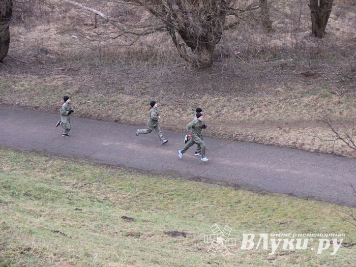 В Великих Луках проходит открытая военно-патриотическая игра «Юнармия-Великие Луки-2020» (ФОТО)