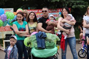 В Великих Луках чествовали близнецов (ФОТО)