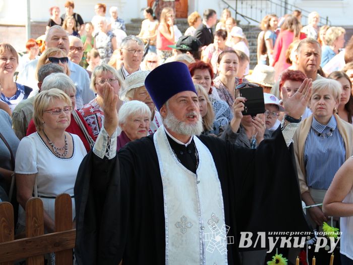 Празднование 850-летия началось в храмах Великих Лук (ФОТО)