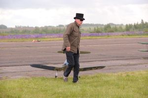 В Великих Луках проходит 7-й Фестиваль авиамодельного спорта (ФОТО)