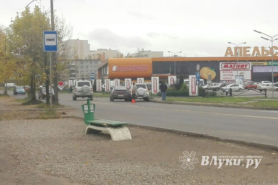 В Великих Луках произошло ДТП (ФОТО)