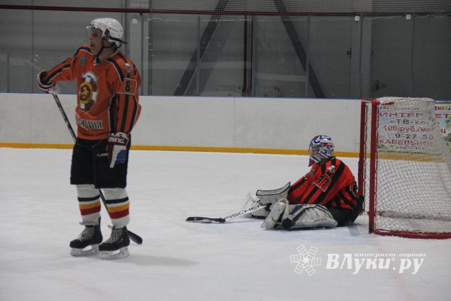 ХК «ЛукиСпорт» обыграл псковскую «Гвардию» по буллитам (ФОТО)