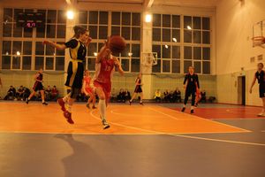 Великолукские баскетболистки борются за Кубок города (ФОТО)