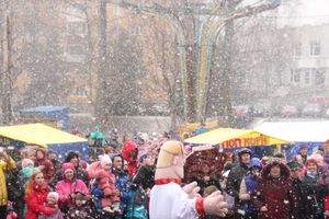 В Великих Луках сожгли Масленицу (фото)