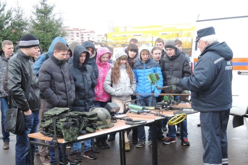 В Аварийно-спасательной службе Псковской области прошел день открытых дверей (фото)