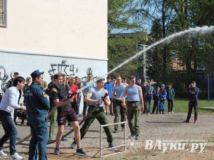 В Великих Луках спасали «заложников» (ФОТО)