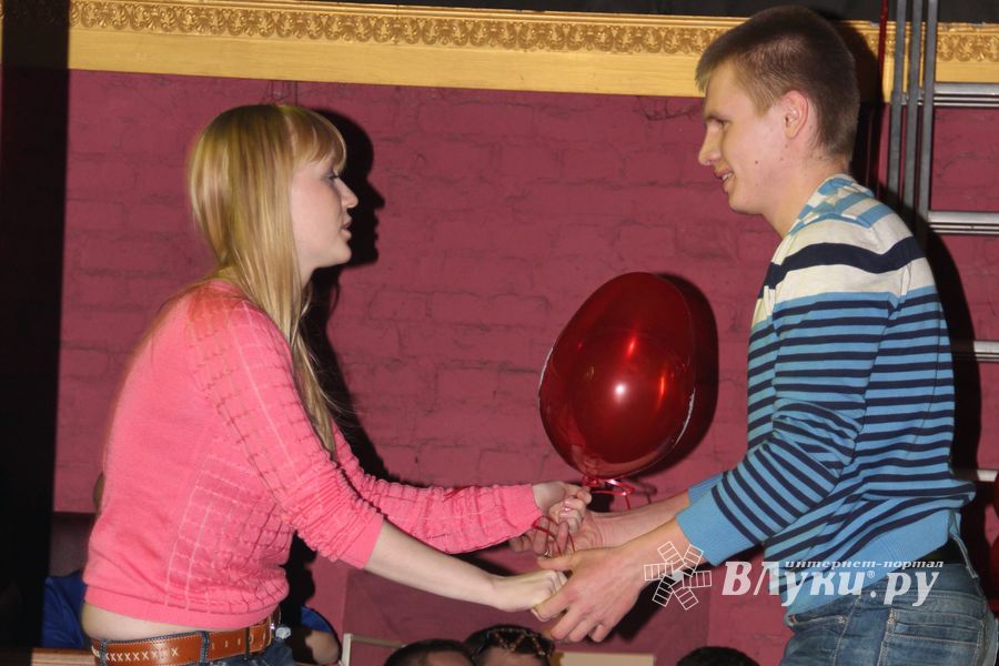 14 февраля в клубе «Хотэй» состоялось ежегодное шоу для влюбленных «Love Story»