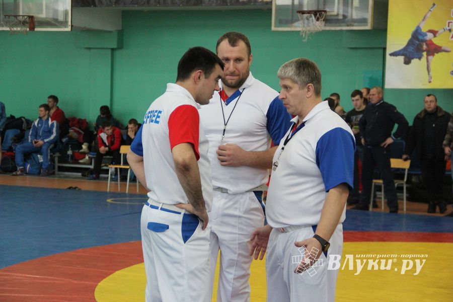 Самбисты поборолись на крупном турнире в Великих Луках (ФОТО)