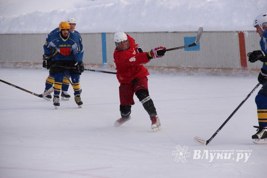 Великолукский хоккей: много забитых шайб и немного потасовок и разбитых лиц (фото)
