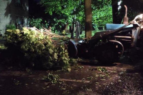 Весь ужас вчерашнего урагана в Великих Луках и районе (ФОТО, ВИДЕО)