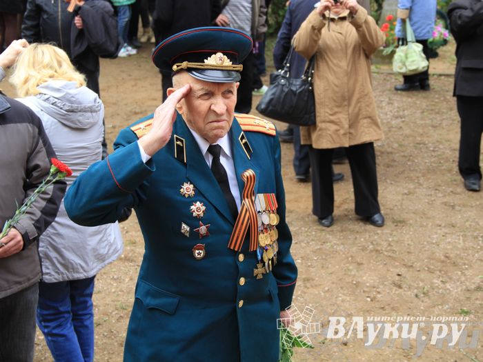 В Великих Луках почтили память погибших в Великой Отечественной войне
