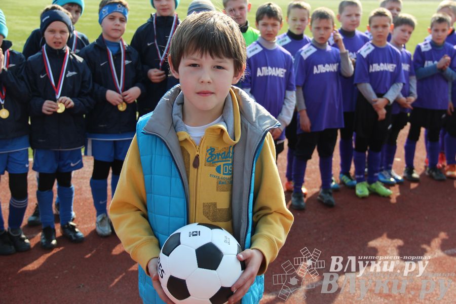 В Великих Луках прошел международный детский турнир по футболу «Наши надежды»