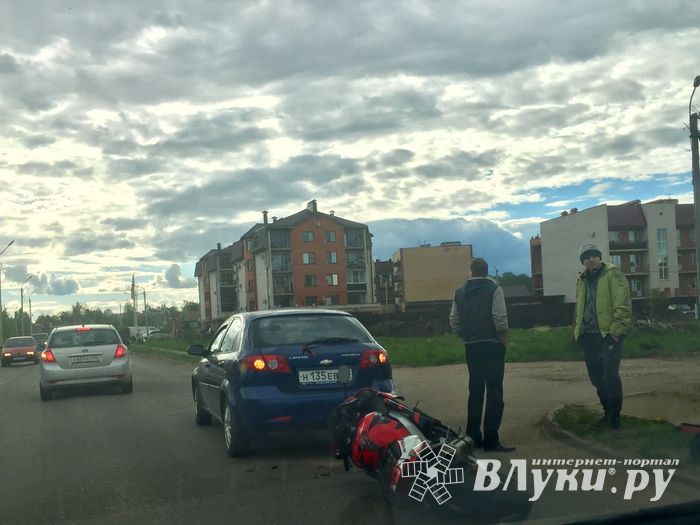 В Великих Луках произошло ДТП (ФОТО)