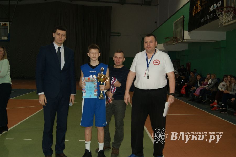 Великолучане завоевали бронзу на Международном турнире по баскетболу (ФОТО)