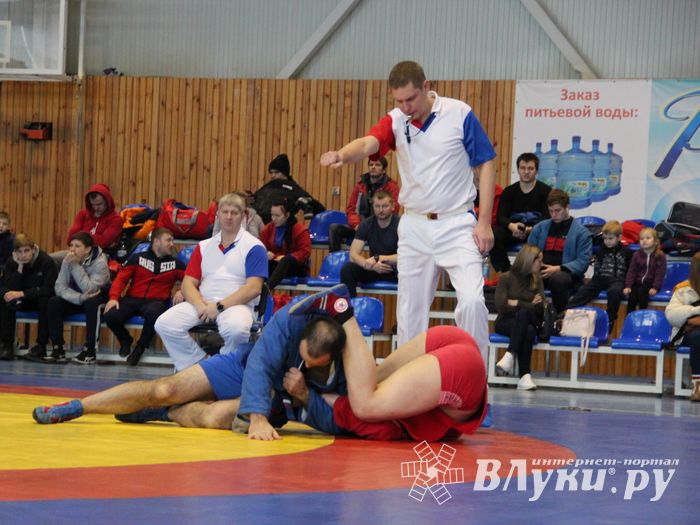 Всероссийские соревнования по самбо проходят в Великих Луках (ФОТО, 0+)