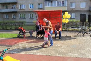 В Великих Луких благоустроили сквер на ул. Жукова (фото)