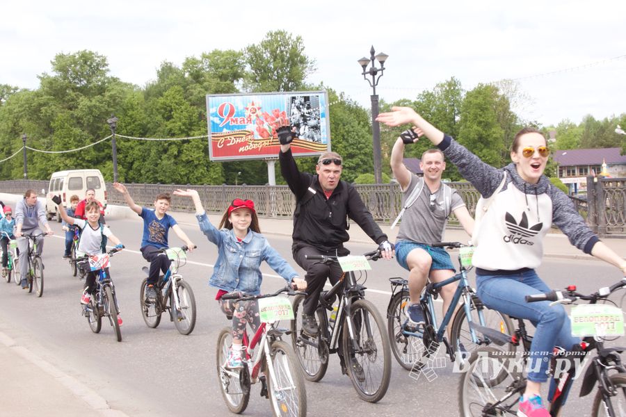 В Великих Луках прошёл Всероссийский велопарад (ФОТО)