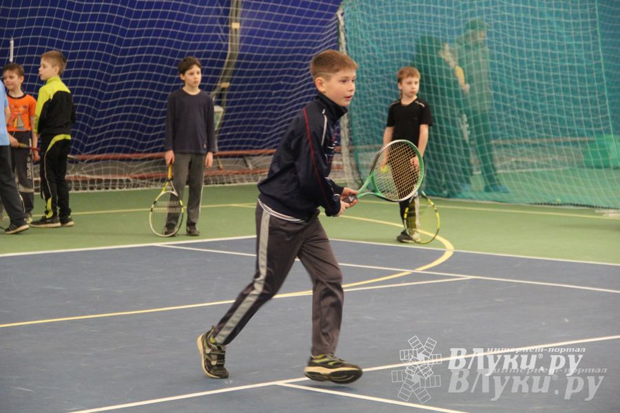 В Великих Луках прошло Первенство по большому теннису (фото)