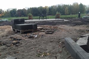 В Великих Луках ремонтирую набережную реки Ловать (фото)