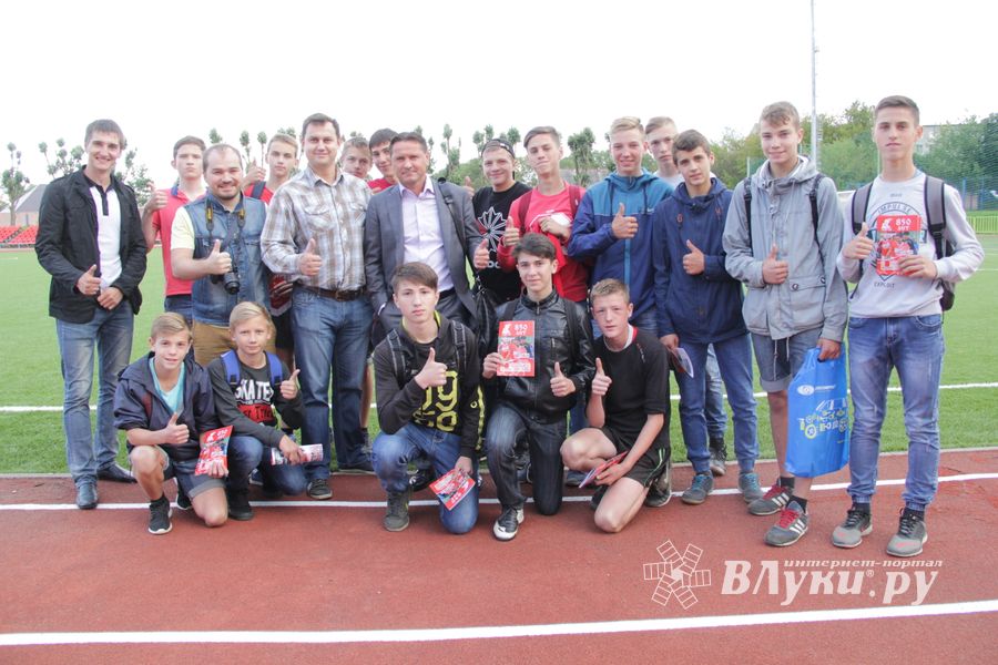 Матч ветеранов ФК «Спартак» и ветеранов великолукского футбола на «Экспрессе» (ФОТО)