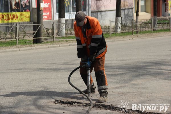 Псковская область получит около 1,5 млрд рублей на развитие дорог