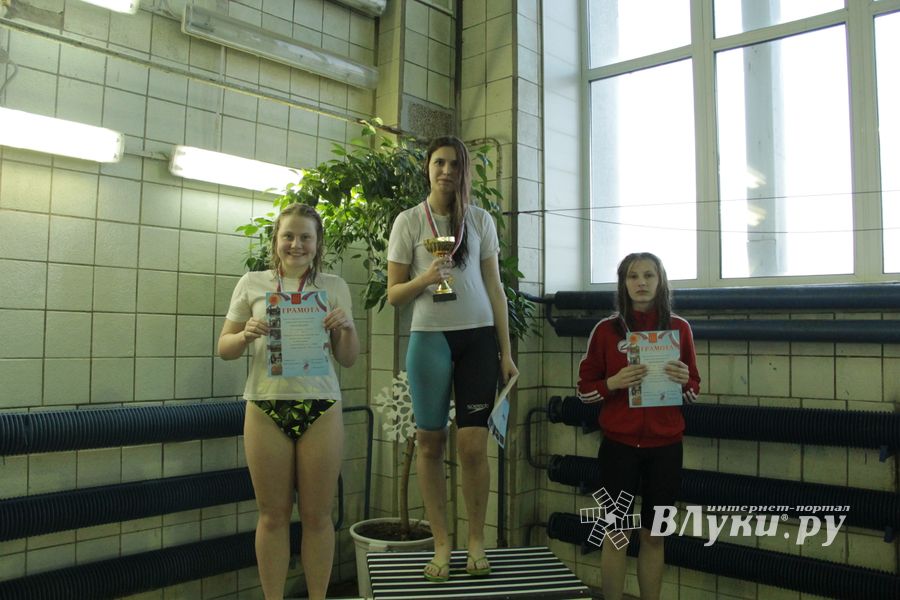 В Великих Луках прошел Чемпионат и Кубок города по плаванию (фото)