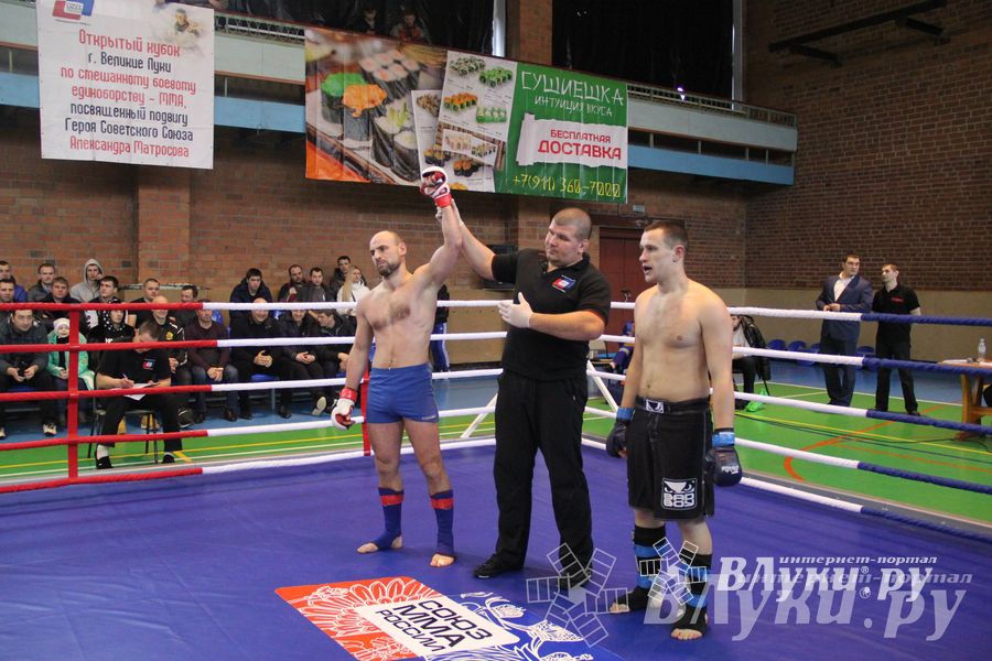 В Великих Луках прошел межрегиональный Открытый Кубок по смешанному боевому единоборству (фото)