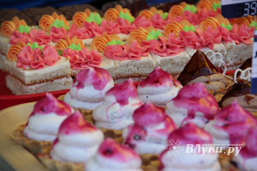 В Великих Луках прошла универсальная осенняя ярмарка (ФОТО)