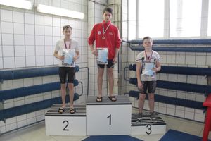 В Великих Луках прошли соревнования по плаванию «Быстрый Кашалот»