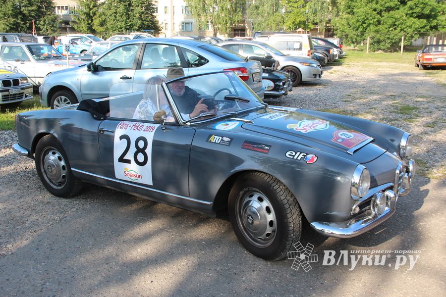 Ретро-автомобили побывали в Великих Луках (ФОТО)