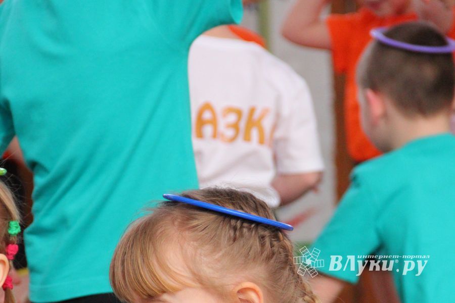 В Великих Луках стартовали спортивные соревнования среди дошколят «Юные олимпионики»