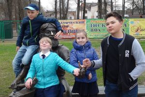 Великолукские школьники собрали макулатуру и снялись в фильме (ФОТО)