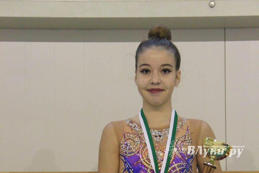 В Великих Луках прошли соревнования по художественной гимнастике (ФОТО)