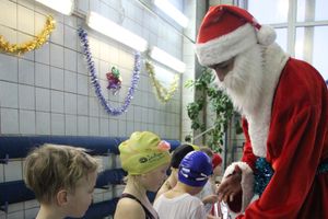 Юные великолучане соревновались за кубок Деда Мороза (фото)