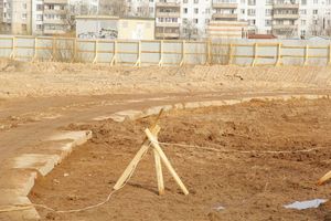 На стройплощадке нового физкультурного комплекса завершена разработка котлована под здание ледового катка