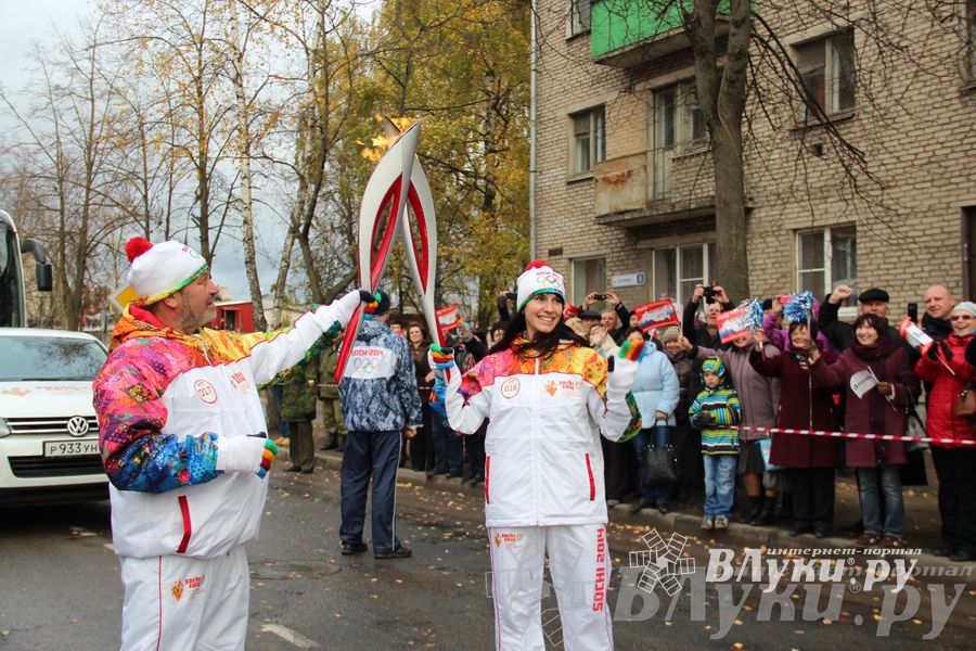 Эстафета Олимпийского огня в Изборске и Пскове
