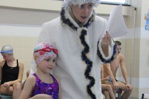 В Великолукском Айсберге прошли соревнования по плаванию на призы Деда Мороза (ФОТО)