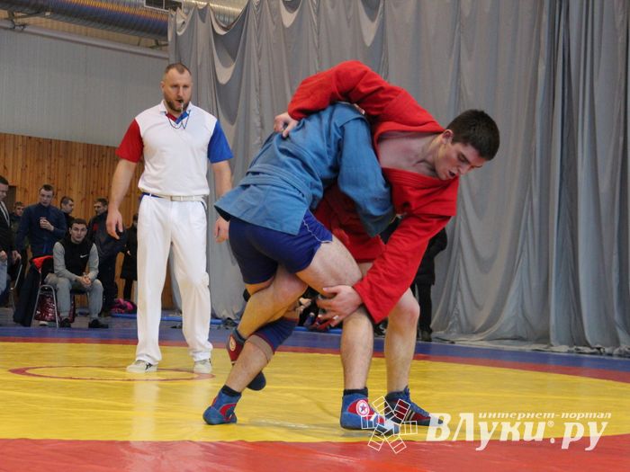 Всероссийские соревнования по самбо проходят в Великих Луках (ФОТО, 0+)