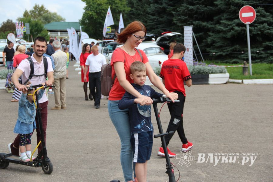 Великолучане празднуют День города (ФОТО)