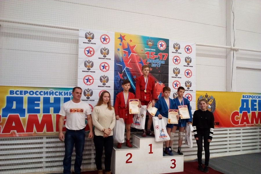 Великолукские спортсмены привезли медали с турнира по самбо (ФОТО)