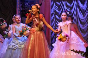 Великолукский коллектив детской песни «Летний дождь» отметил юбилей (фото)