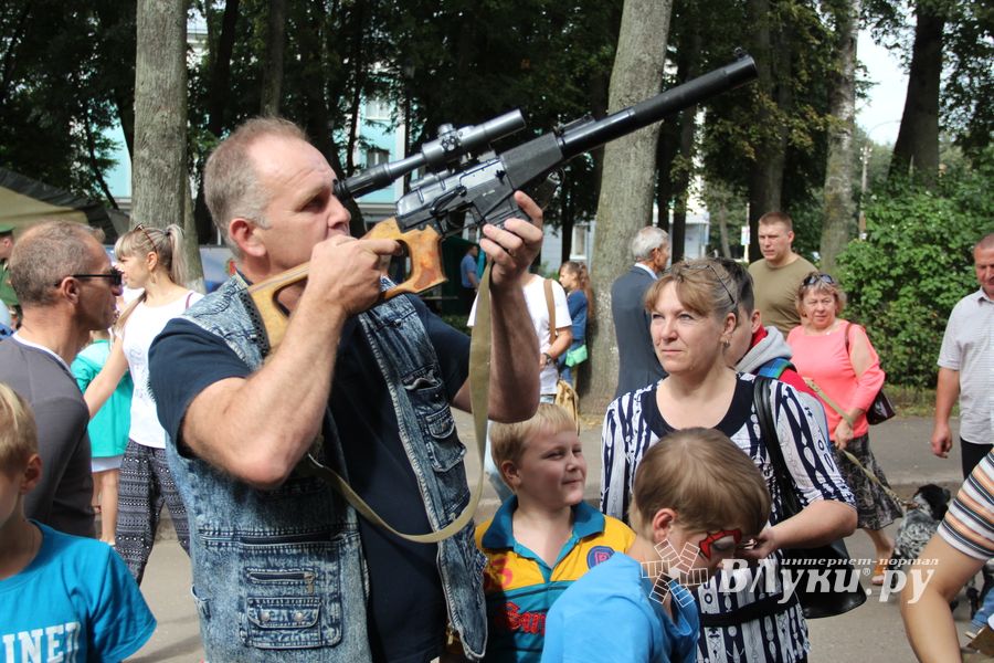 Великолучане празднуют День города (ФОТО)